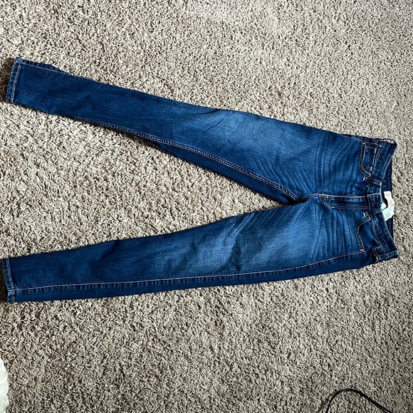 Hollister Super Skinny high rise jeans - Picture 1 of 3